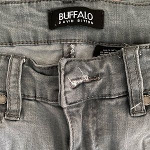 Women’s Jeans Buffalo Grey Stretch Mid-Rise Capri